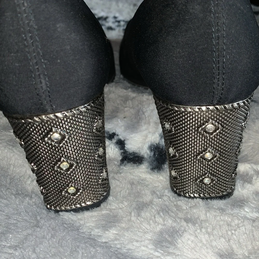Proxy Black Heels — 9 Narrow
